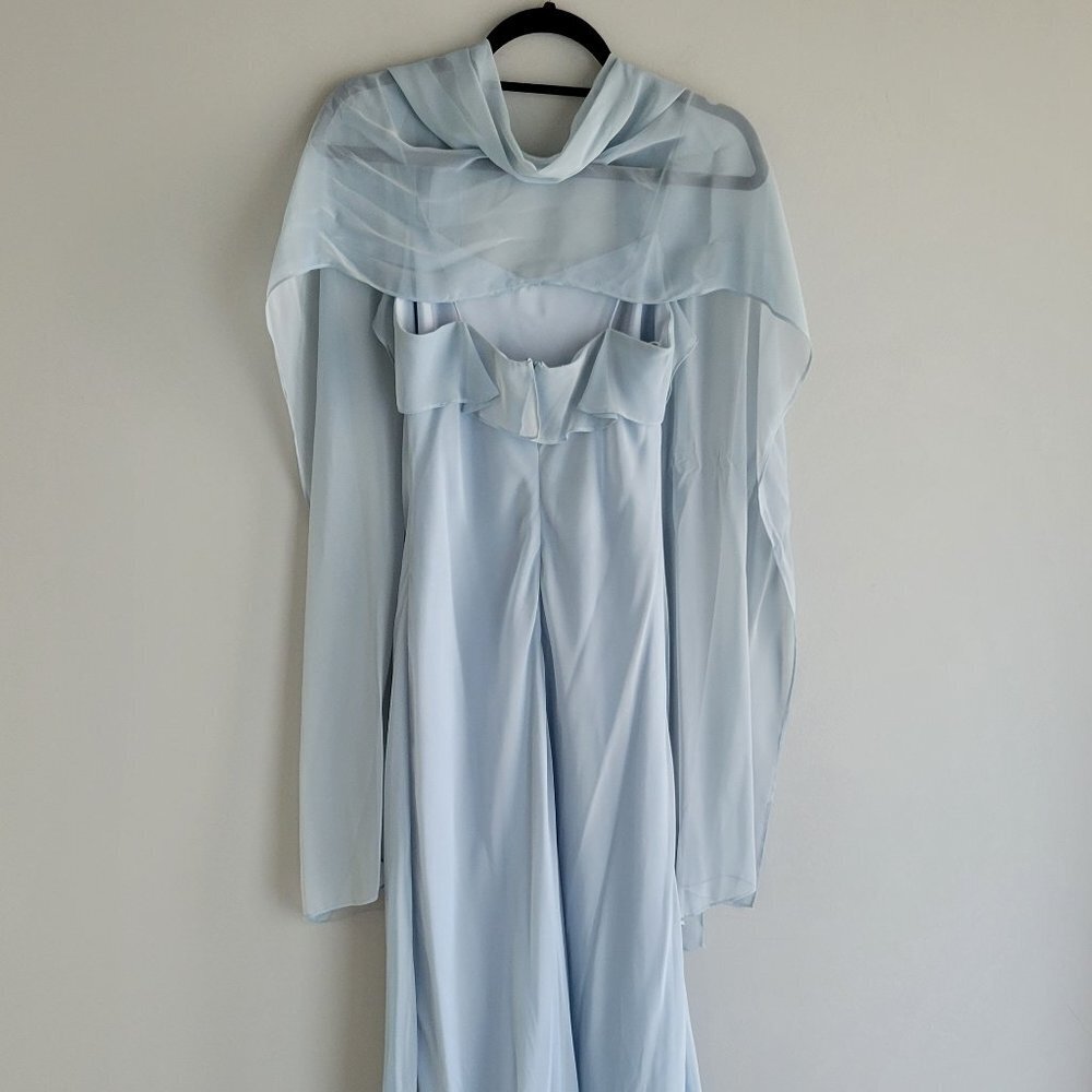 Long dress with with Matching Shawl from David's Bridal Size 6 - Picture 4 of 12